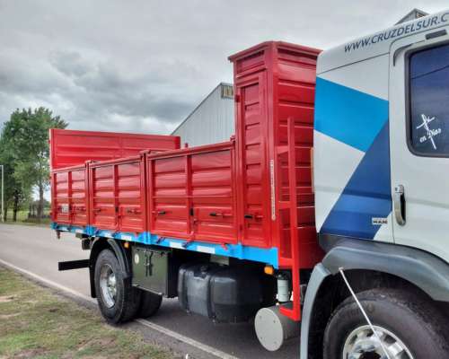Carrocería Guajardo y Linares B. Volcable