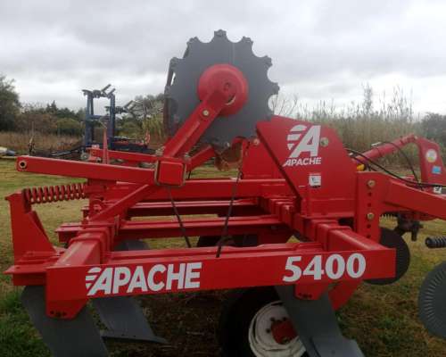 Paratil Descompactador de Suelos Apache de 8 Laminas