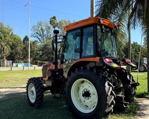 Tractor Zanello 4.120 con Pala Cargadora Frontal.