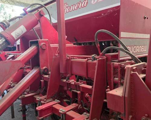 Sembradora Crucianelli Pionera de 31 a 20 cm