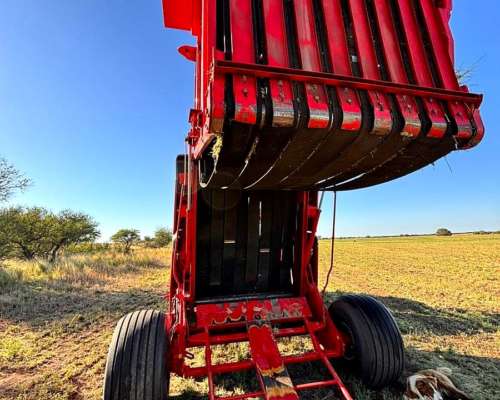 Rotoenfardadora 5887 con Atador de RED