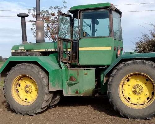 Tractor John Deere 8440 año 1981
