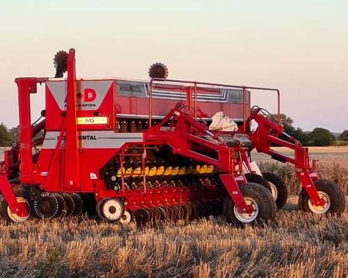 Sembradora Monumental 6750. Neumática.