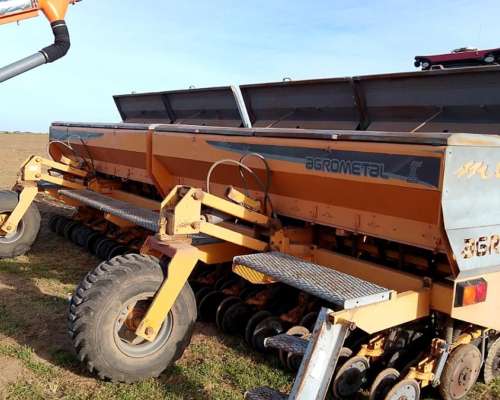Sembradora Agrometal MX 33