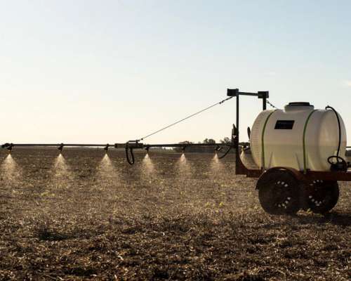 Pulverizador AM 440 Botalón 10 Metros de Arrastre