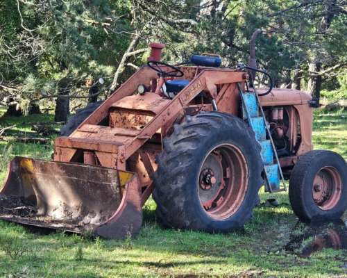 Tractor Fiat 780 con Pala