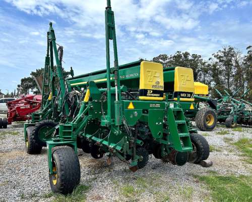 Sembradora Pierobon MIX 3b 10 Surcos Neumatica. Buen Estado