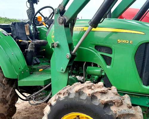 Tractor John Deere 5082e