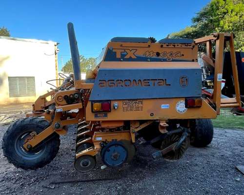 Sembradora Agrometal TX Mega 13 a 52 Doble Ferti