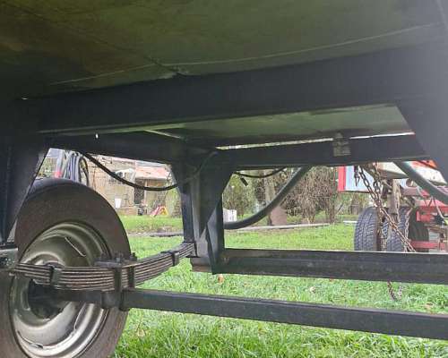 Acoplado Tanque 2000l con Bomba de Gasoil y Cubiertas
