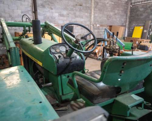 //tractor John Deere 2420 / con Pala