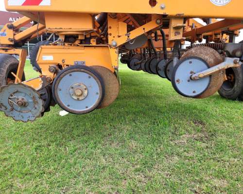 Sembradora Agrometal TX Mega año 2008