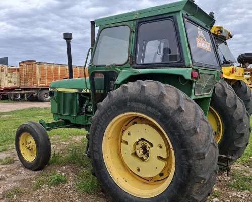 John Deere 2850 con Rodado 18.4x34