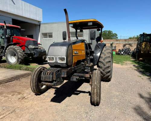 Tractor Valtra BL 88 con Techo