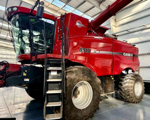 Case IH Axial Flow 8010 - año 2007.