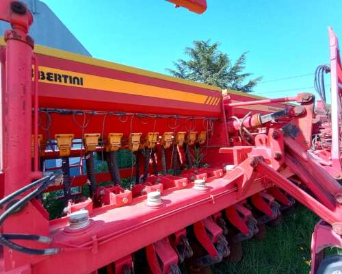 Sembradora Bertini 32.000 A:2012 de 36 a 21 Excelente