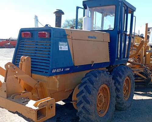 Komatsu - Motoniveladora Gd623a - año 1998