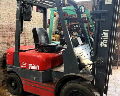 Autoelevador Tailif 2500 Kg