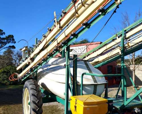 Pulverizadora de Arrastre Pampero Tetra Full 3000 Lts 22mts
