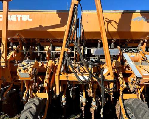 Sembradora Agrometal Modelo MXY 37 a 17,5 año 2007