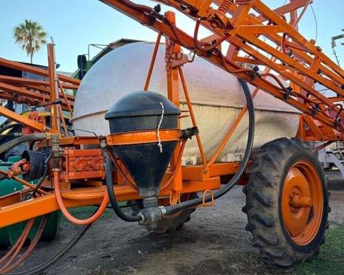 Pulverizadora de Arrastre Jacto 3000 Lts A18 Reparada