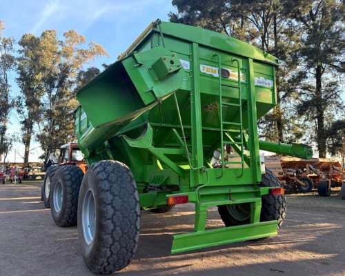 Comofra, Acoplado Tanque de 8,000 Lts