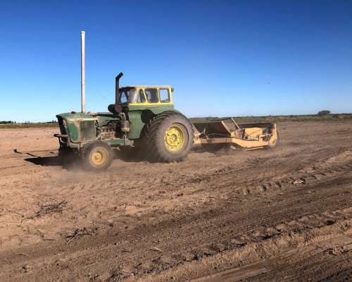 Tractor John Deere 5020, con Pala Cañomat 4M3