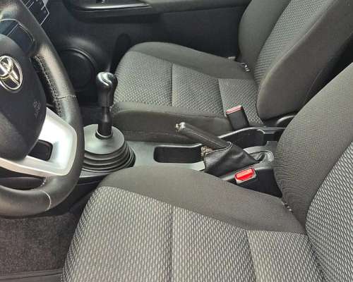 Toyota Hilux DX 2.4 4X4 2016