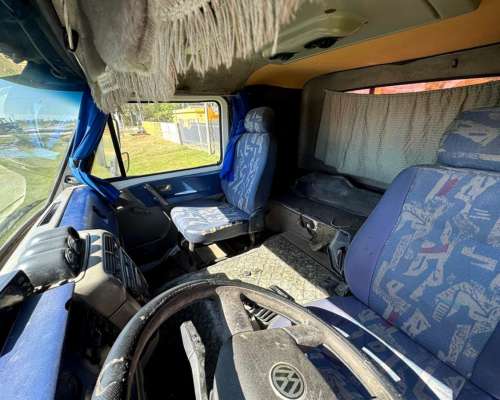 Volkswagen 17220 Tractor 2010