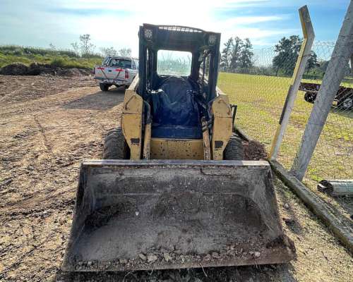 Minicargadora John Deere 8875