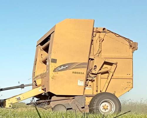 Rotoenfardadora Challenger RB563 a