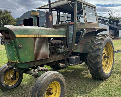 John Deere 2420 con Cabina