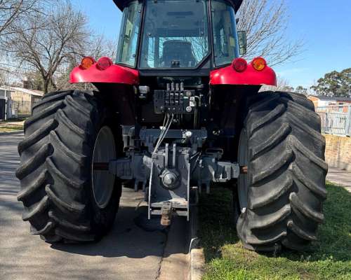 Massey Ferguson 7390, 200 HP y Piloto.