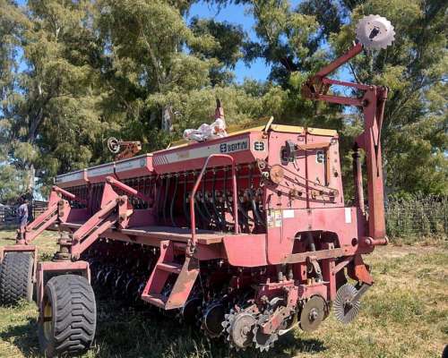 Sembradora Bertini Modelo 32000