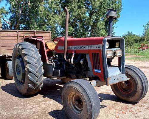 Tractor Massey Ferguson 1195 con Tres Puntos.