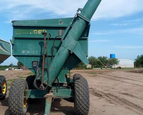 Tolva Autodescargable Richiger 16 TN, 3 Ejes, Balanza