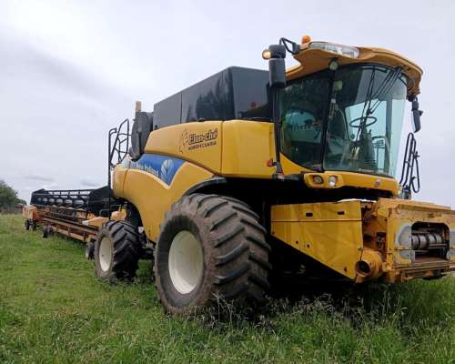 New Holland CR 9060 Impecable año 2013