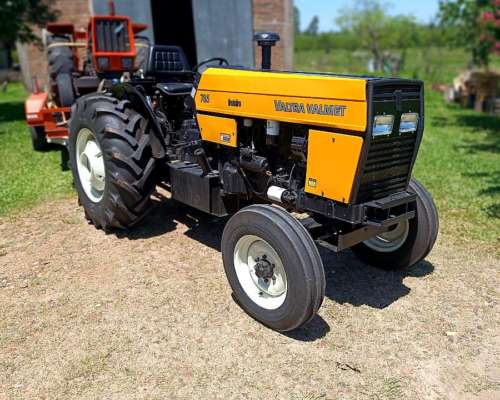 Valmet Valtra 785 Fruteiro