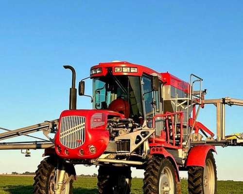 Favot 3028 C/altina M 3821 HS. Piloto. Sistema Isobus