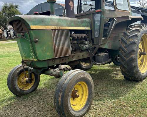 John Deere 2420 con Cabina