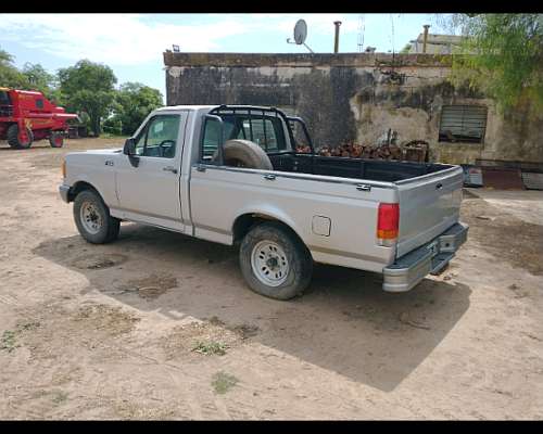 Vendo Compuerta Trasera Ford F 100 año 98 y Paragolpe Traser