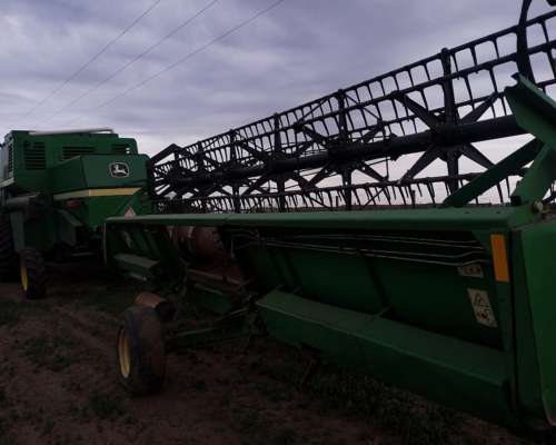 Cosechadora John Deere 1175 2003 Trabajando