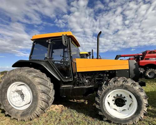 Tractor Valtra BH140 año 2004