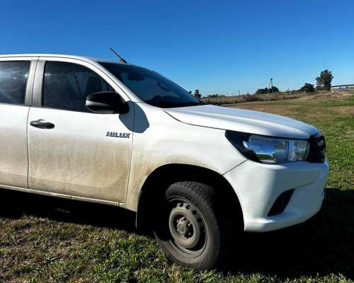 Toyota Hilux DX C/D 4X4 2017