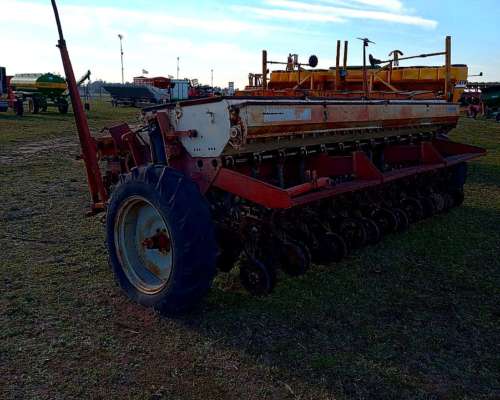 Sembradora Gherardi Mod. G-100 de 25 Líneas a 17,5