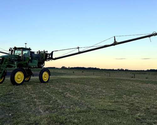 Pulverizadora John Deere 4730.