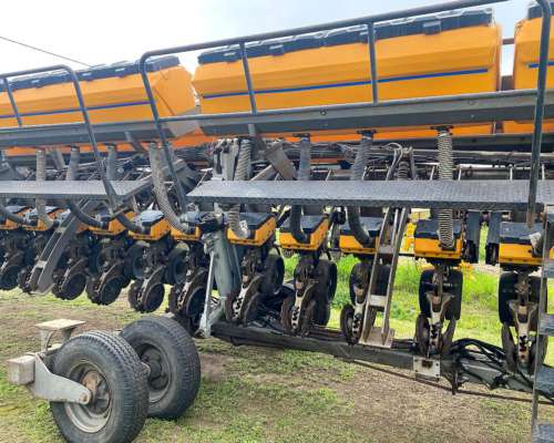 Sembradora Autotrailer de 14 a 52 cm con Monitor