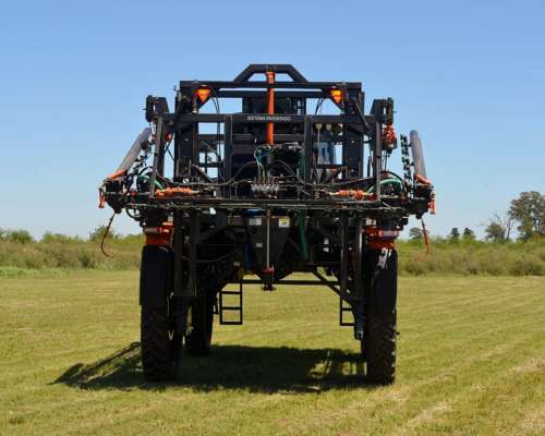 Pulverizador Praba AR 3.4 S2 , de 3400 Lts de Capacidad.