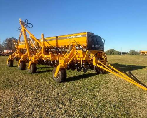 Tx Mega GEN3 24/42 Amarillo Sembradora para Granos Gruesos