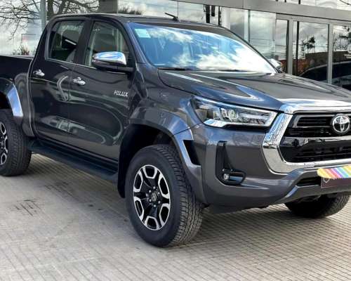 Vendo Toyota Hilux SRX 4X4 2025 con Solo 700 km sin Uso- con